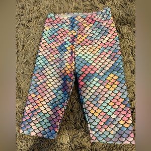 Social Butterfly Cropped leggings